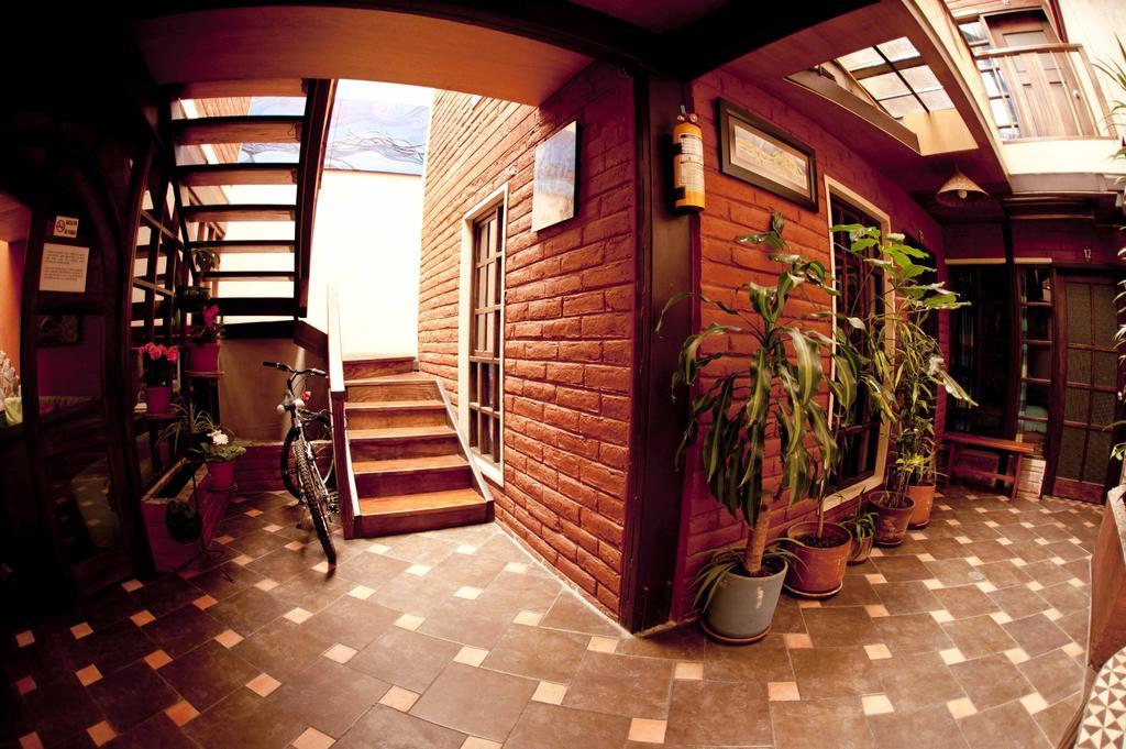 Casa Del Arupo Hostel Quito Kültér fotó